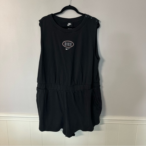 Nike Women’s Black Sleeveless Crewneck Shorts Style One-Piece Romper Sz 2X GUC - Picture 2 of 10